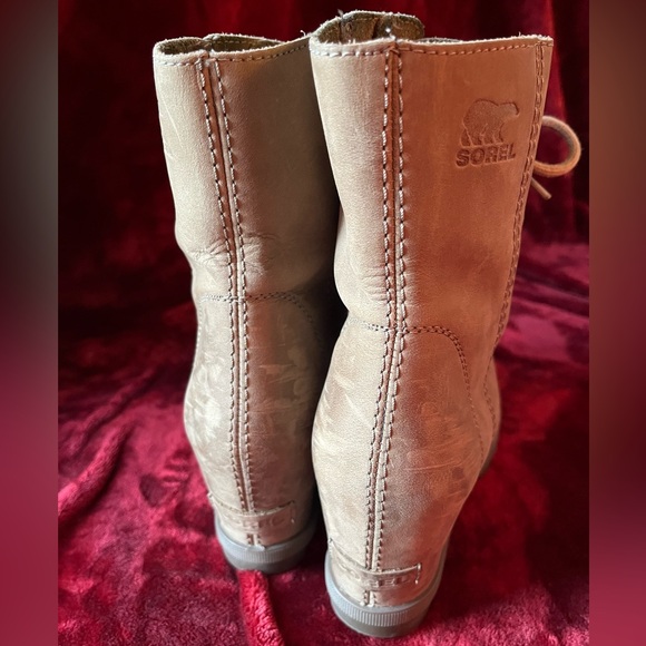 Sorel Joan of Arctic tan wedge boots gently worn - Picture 5 of 6